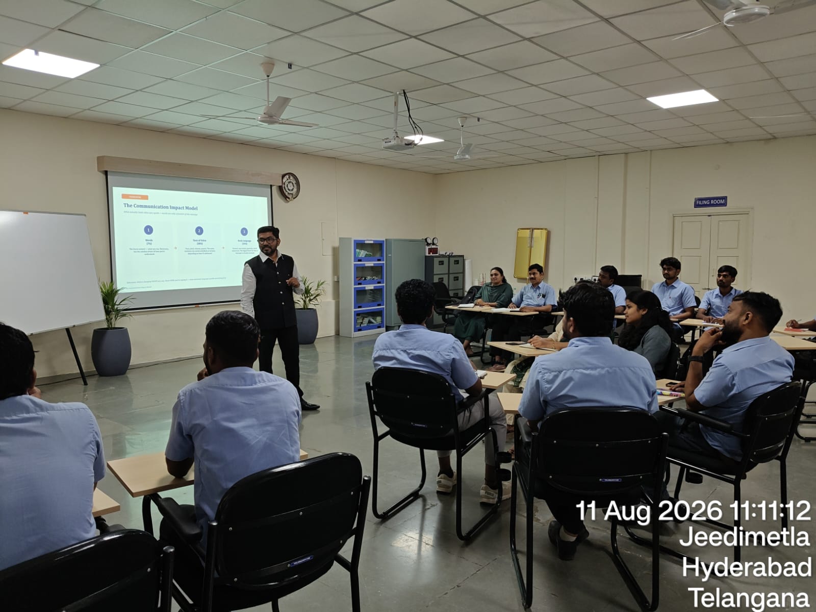 M David Raj explaining the 3 Vs framework for stage presence